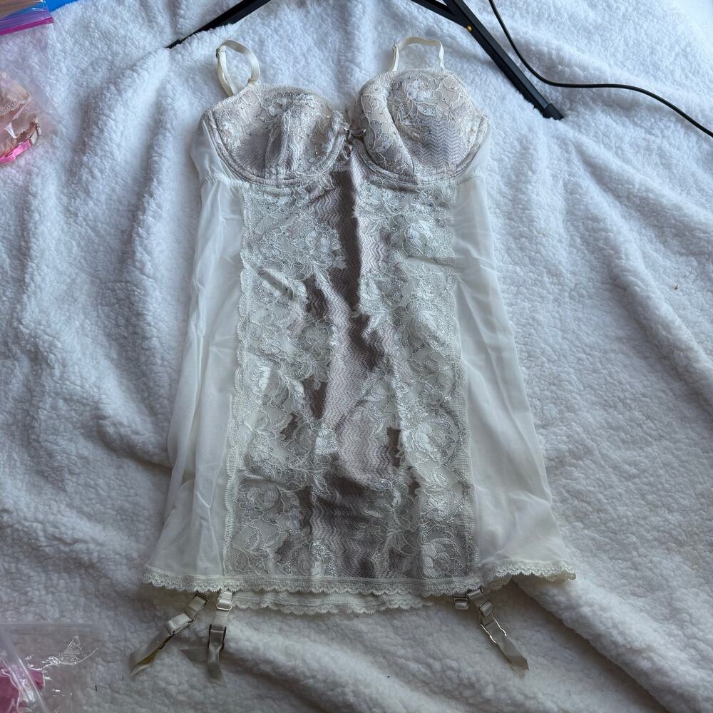 Victoria’s Secret vintage white slip dress 34c